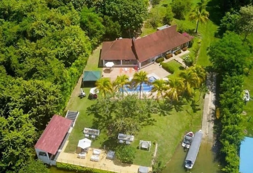 בית מלון כפרי San Marcelino De Las Rosas