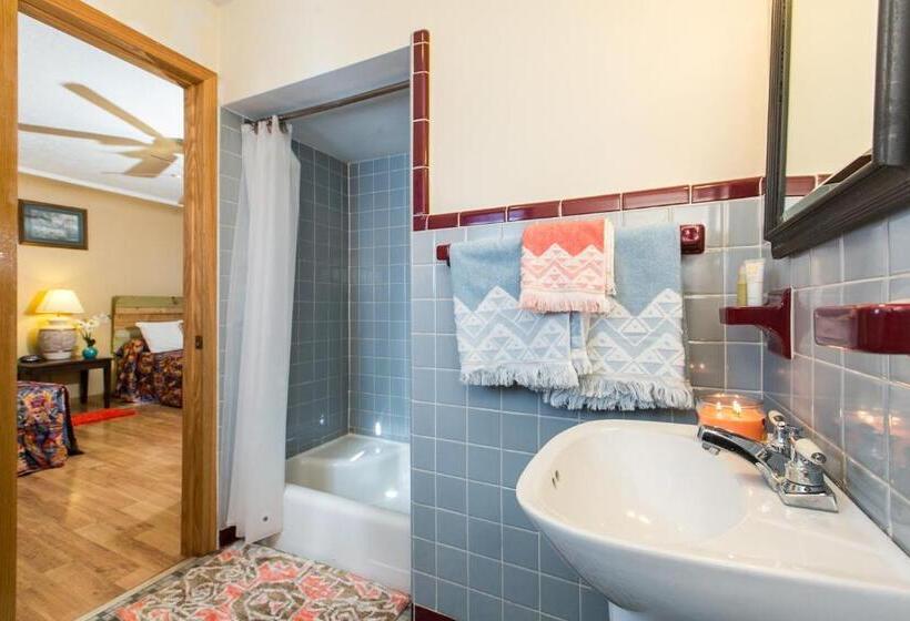 فندق The Wisconsin Wood Inn