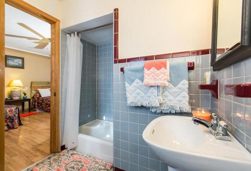 فندق The Wisconsin Wood Inn