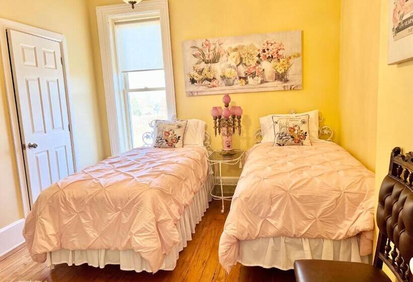 فندق The Woodbridge House