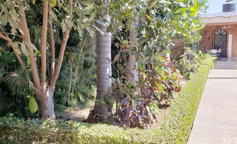 فندق Villas Del Monteón