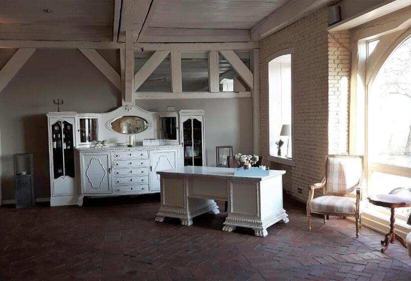 Landsitzhotel Und Seminarium Peterhof