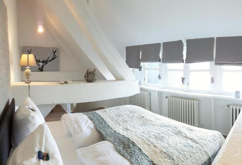 Landsitzhotel Und Seminarium Peterhof