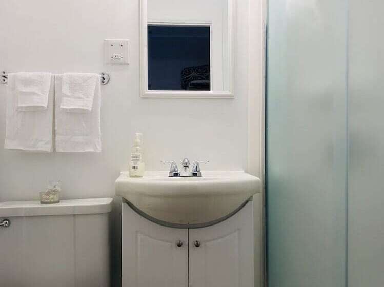 Мотель Manitou Motor Inn