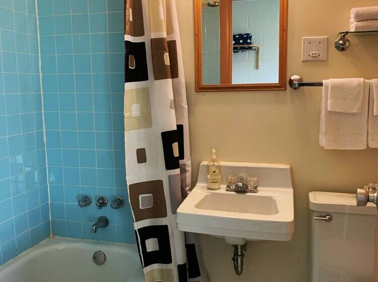 فندق على الطريق Manitou Motor Inn