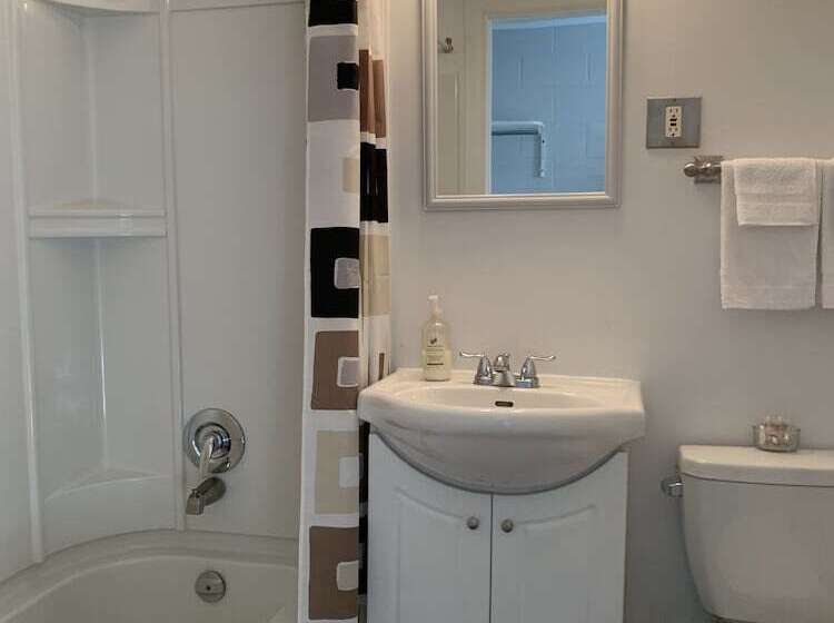 Мотель Manitou Motor Inn