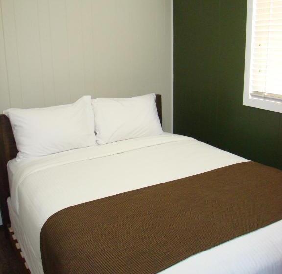 فندق على الطريق Paddock Inn