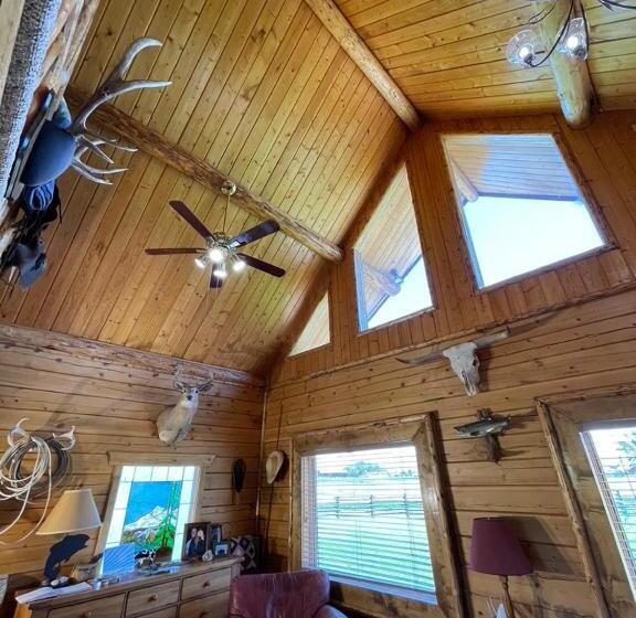 فندق على الطريق Sportsman Lodge Melrose Mt