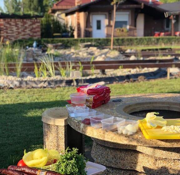 ペンション Barna Bár Motel&apartman