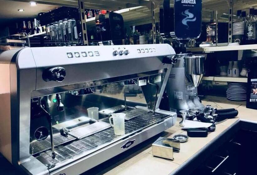 ペンション Barna Bár Motel&apartman