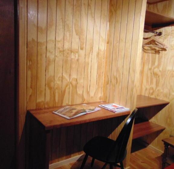 פנסיון Cafe & Hostal Acurruka