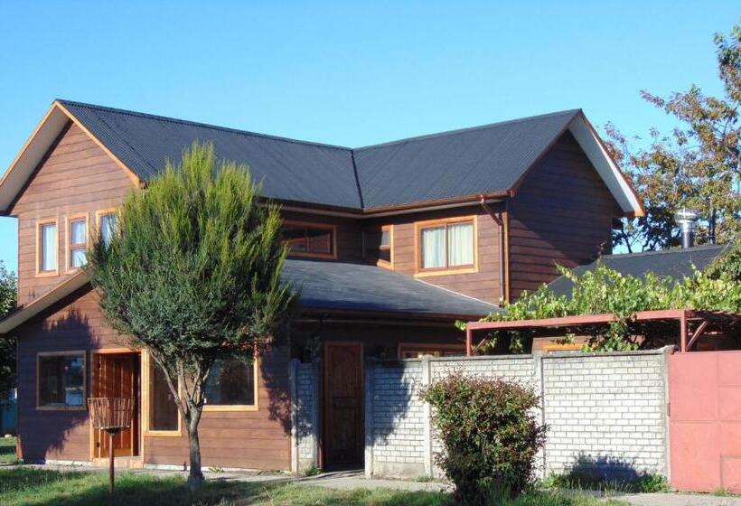 פנסיון Cafe & Hostal Acurruka