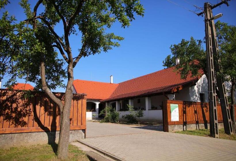펜션 Csaronda Vendegház