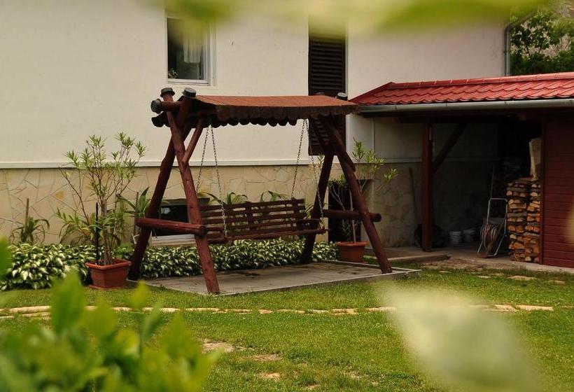 פנסיון Diókert Vendégház