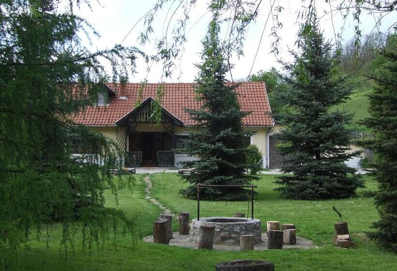 펜션 Erdész Vendégház