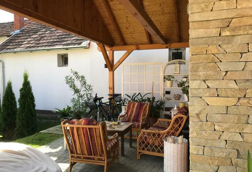 ペンション Fonfa Liget