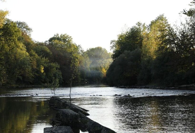 膳宿费 French Corréze Moulin Bleu