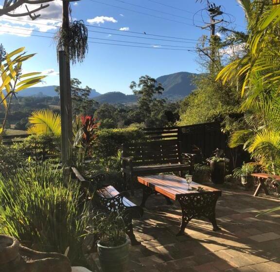 פנסיון Grey Gum Lodge