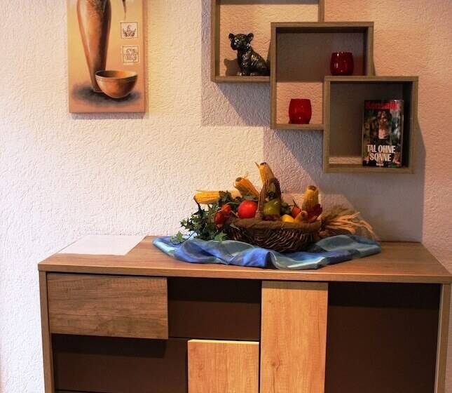 펜션 Gäste Haus Rösch