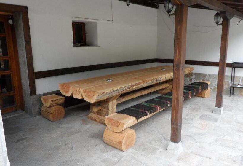 פנסיון Guest House Ivan