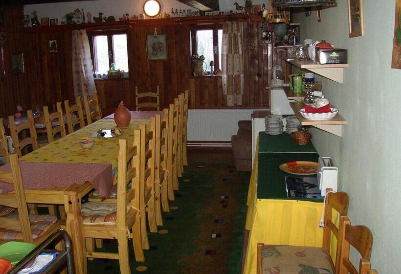 Пансион Guest House Leona