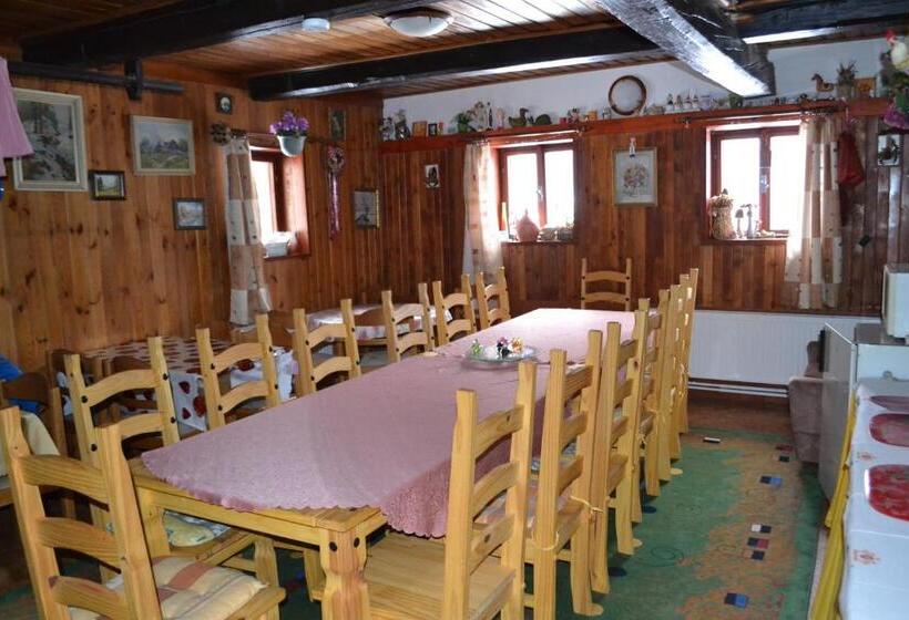 Пансион Guest House Leona