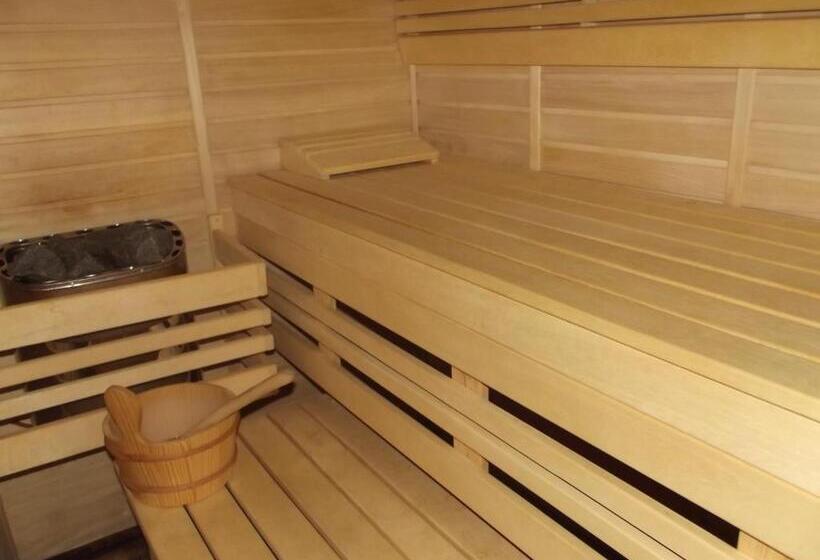 Пансион Guest House Leona