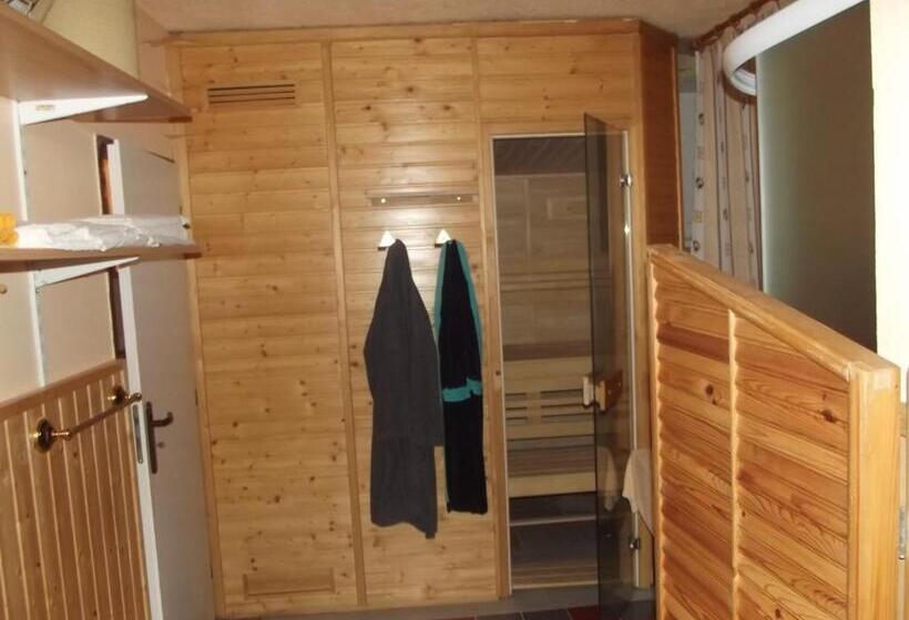 Пансион Guest House Leona