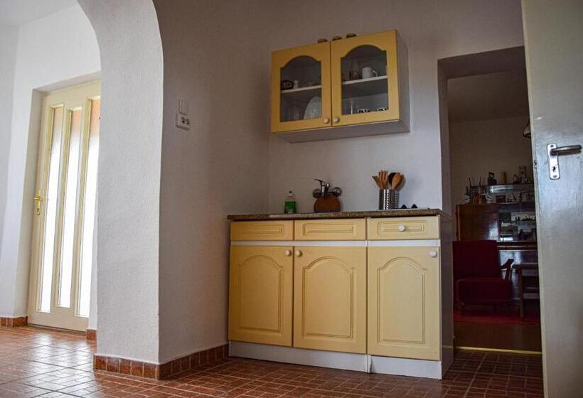 פנסיון Leveleki Vendégház   Egeres Tanya