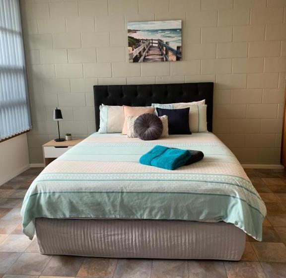 פנסיון Longbeach Apartments