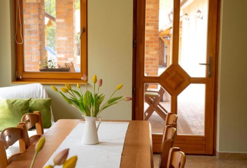 بنسيون Mézes Vendégház és Apiterápiás Központ