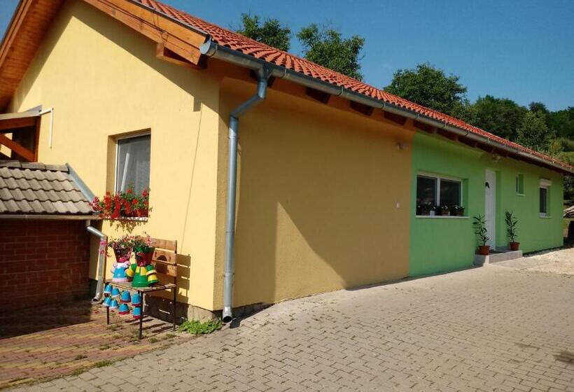 بنسيون Napsugár Vendégház