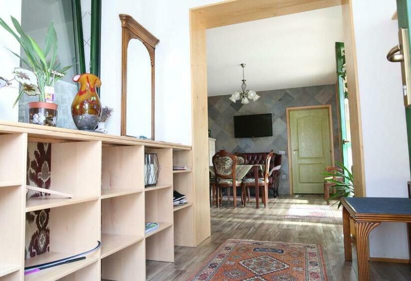 بنسيون Sasfészek Vendégház