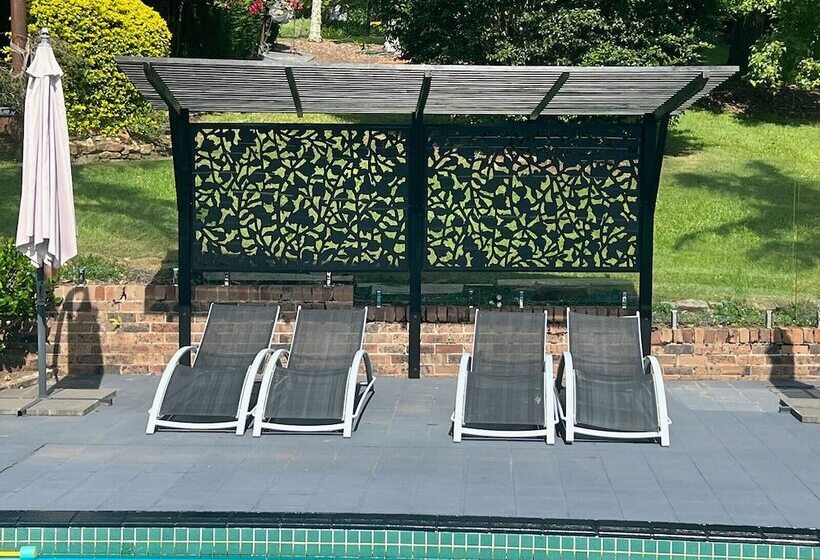 פנסיון The Acreage Boutique Guesthouse