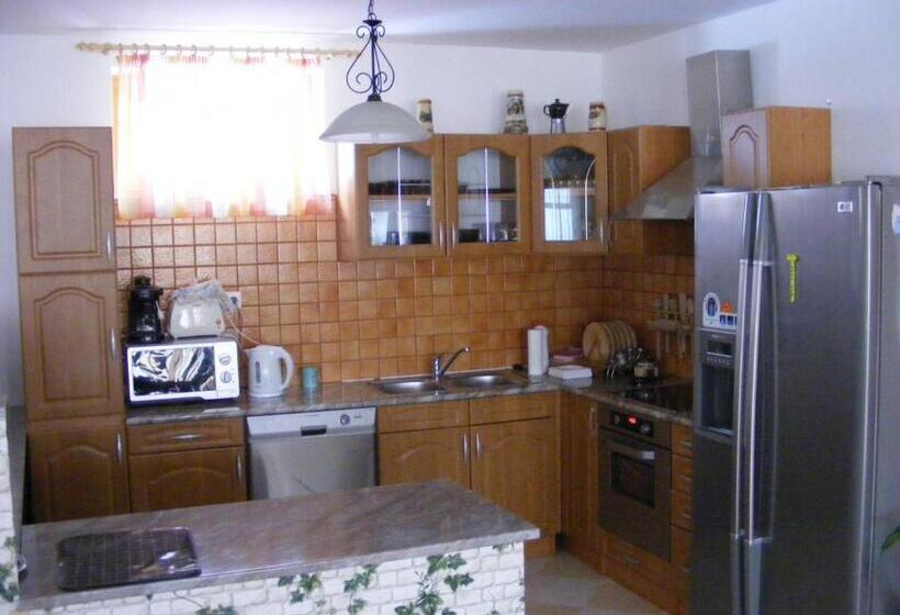 بنسيون Tünde Vendégház