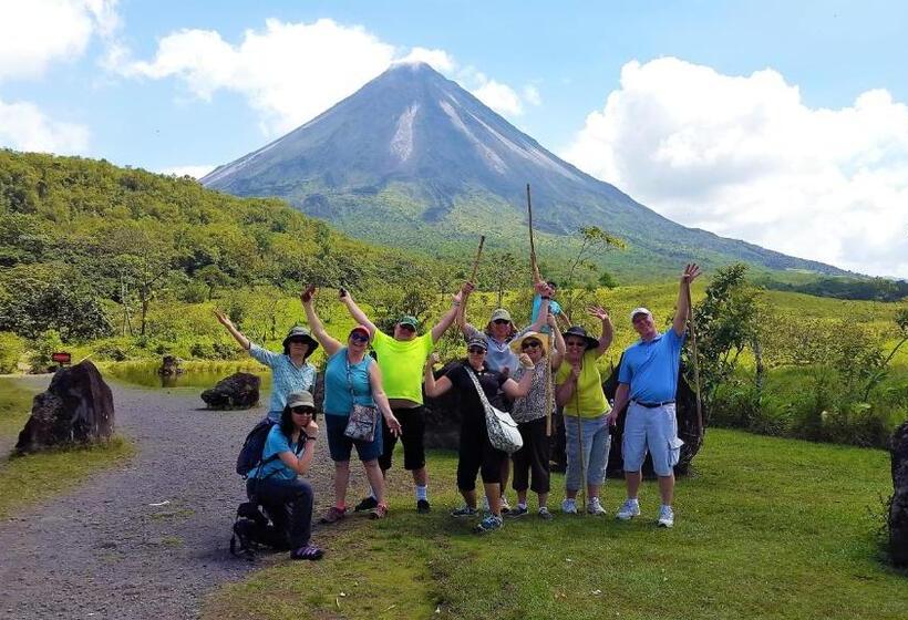 بنسيون Tropical Paradise Bungalows