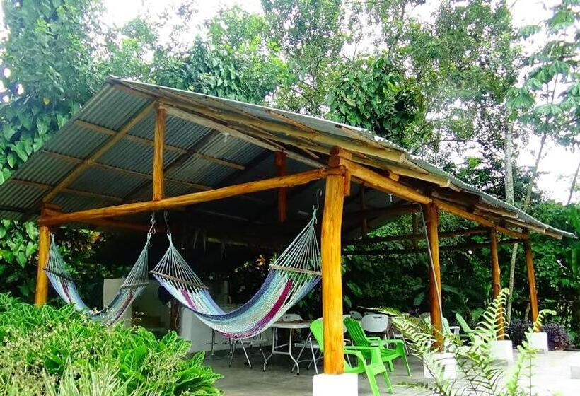 פנסיון Tropical Paradise Bungalows