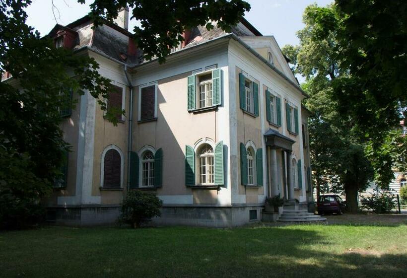 ペンション Villa Cafe