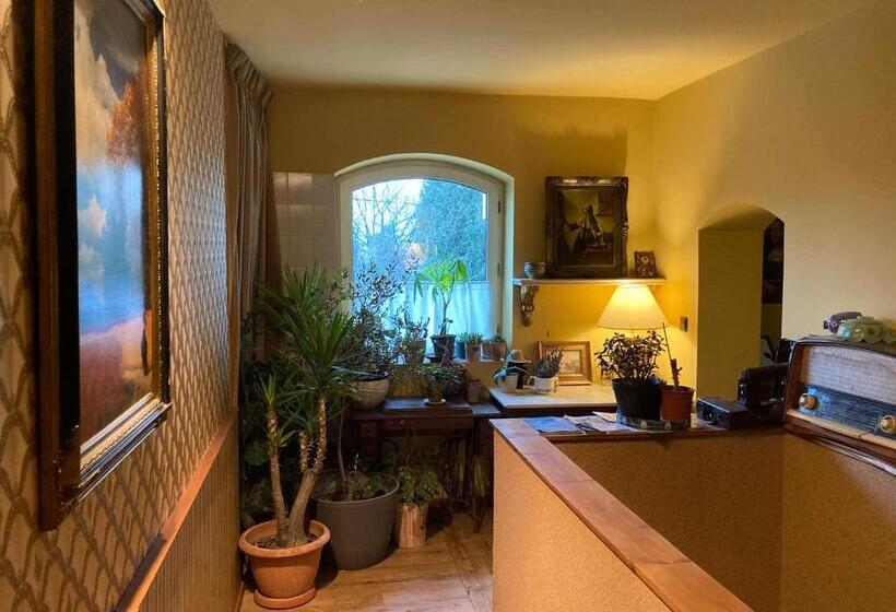 膳宿费 Vándor Fogadó