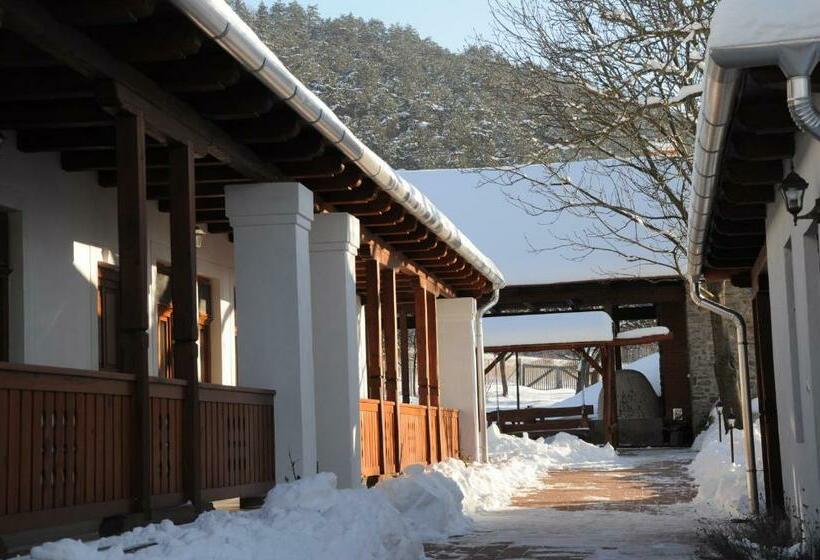 بنسيون Vár Kert Vendégház