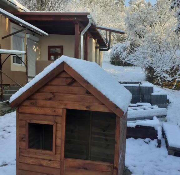 ペンション Vár Lak Vendégház