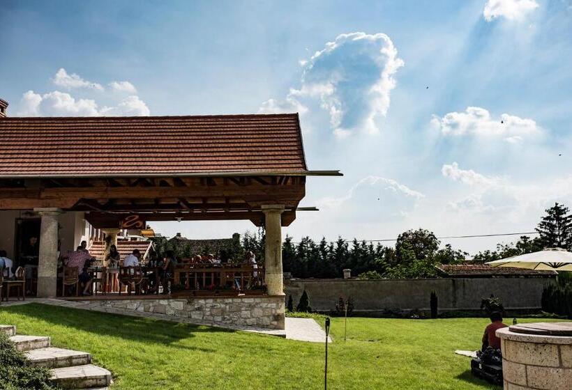 פנסיון Zsirai Guest House