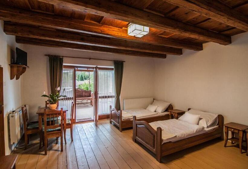 פנסיון Zsirai Guest House