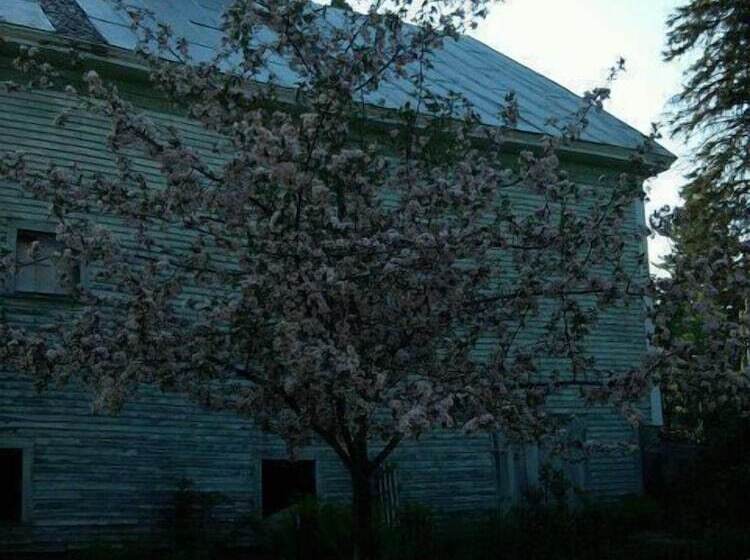 Spillover Motel And Inn