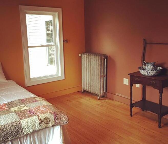 Spillover Motel And Inn