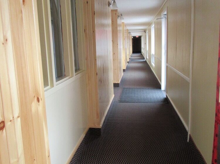 The Village Inn Motel