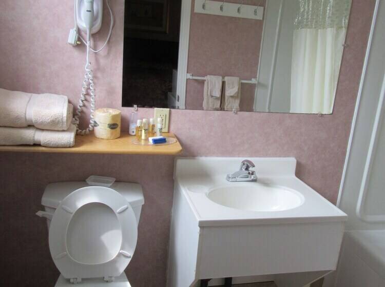 The Village Inn Motel