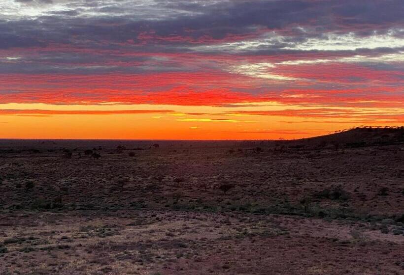 White Cliffs Underground Motel