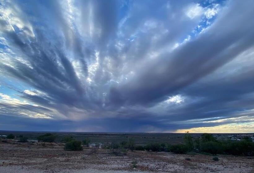White Cliffs Underground Motel