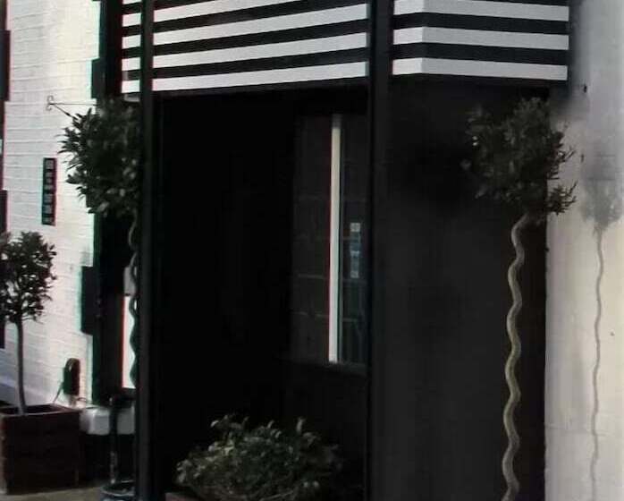 민박 The Firs Lodge